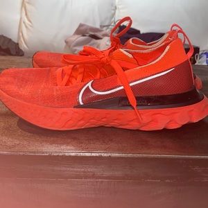 Nike Flyknit Sneakers